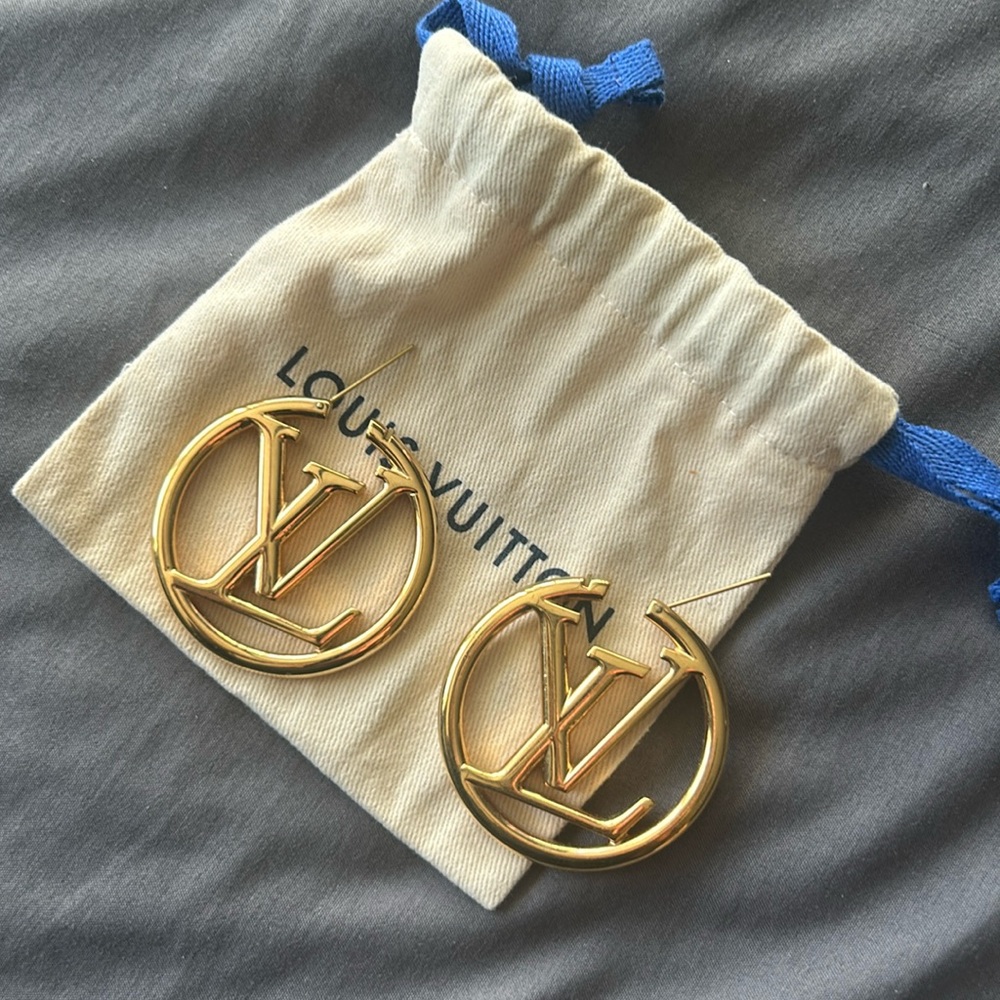 Louis Vuitton Louise GM hoop earring Authentic